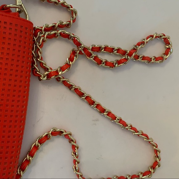 Banana Republic | Red Grid Pattern Crossbody bag - Picture 5 of 9